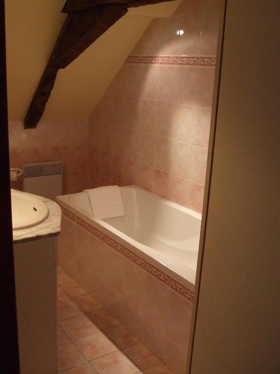 Le Moulin D'Hys Bed & Breakfast La Cropte Ruang foto