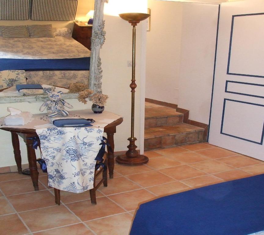 Le Moulin D'Hys Bed & Breakfast La Cropte Ruang foto